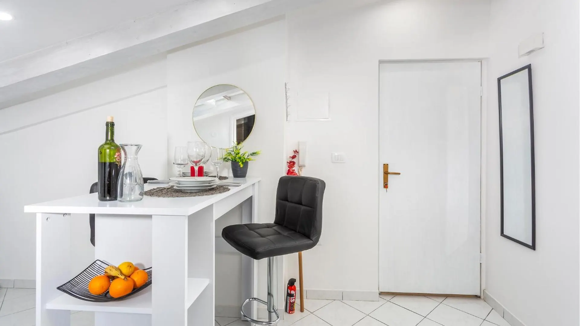 Gorgeous Apartment In Rijeka Rijeka With Wifi 0*,